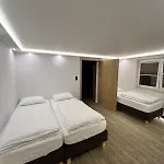 ゲストハウス Mandarin 4*